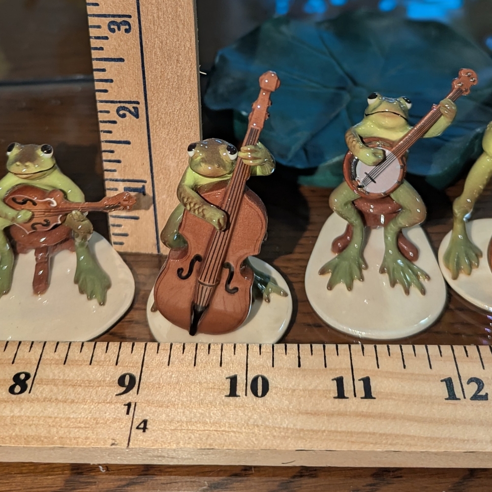 Frog Quartet on Lily Pad Figurine - Green - Picture 6 of 6